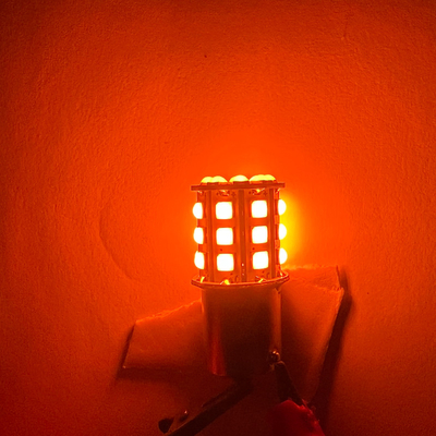 إشارات الدوران LED بيضاء طويلة الأمد للسيارات 12 فولت سبيكة الألومنيوم الجسم أبيض أصفر أحمر 3030 33SMD